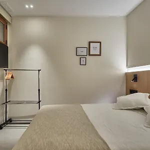 https://ella-hostel-ramblas.catalonia-hotels.com