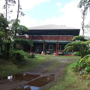https://aloha-crater-lodge-and-lava-tube-tours.hotelsinhawaii.org